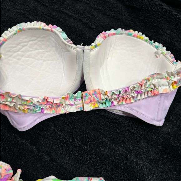 2 Pairs of Victorias Secret Swimming sets - Picture 4 of 10